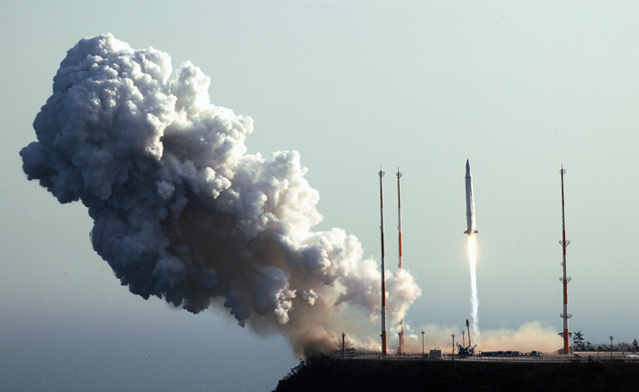 Korea’s first successful rocket launch takes place at Naro Space Center in Goheung, Jeollanam-do (South Jeolla Province) at 4 p.m. on January 30 (photo courtesy of KARI). 